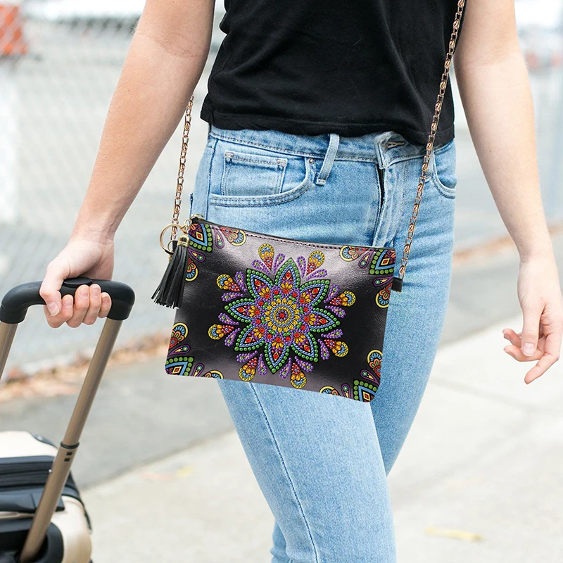 Черная кожаная сумка-мессенджер «сделай сам» в форме алмаза, клатч на цепочке, кошелек для вышивки крестиком, Подарочный кошелек для девуше...
Черная кожаная сумка-мессенджер «сделай сам» в форме алмаза, клатч на цепочке, кошелек для вышивки крестиком, Подарочный кошелек для девуше...