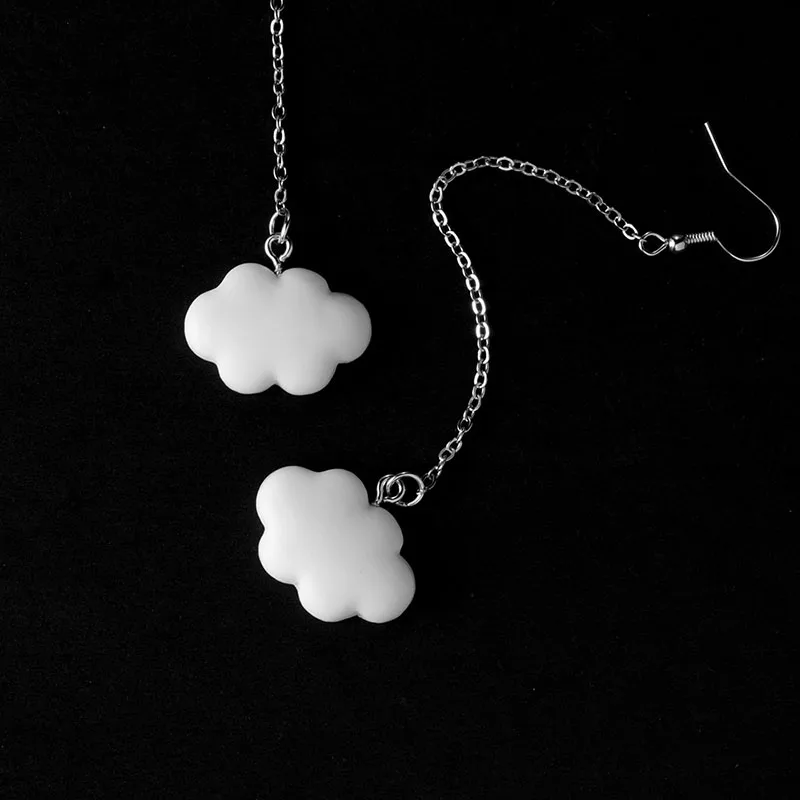 Women's Korean Fashion Cute Simple Style White Hanging Blank Cloud Pendant Earrings Chain Simple Ladies Ear Jewelry 2021 New
Women's Korean Fashion Cute Simple Style White Hanging Blank Cloud Pendant Earrings Chain Simple Ladies Ear Jewelry 2021 New