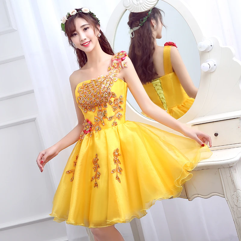 Short Quinceanera Dresses Gold Appliques Strapless Lace up back Vestidos Sweet 16 years Party Prom Vintage Ball Gown
Short Quinceanera Dresses Gold Appliques Strapless Lace up back Vestidos Sweet 16 years Party Prom Vintage Ball Gown