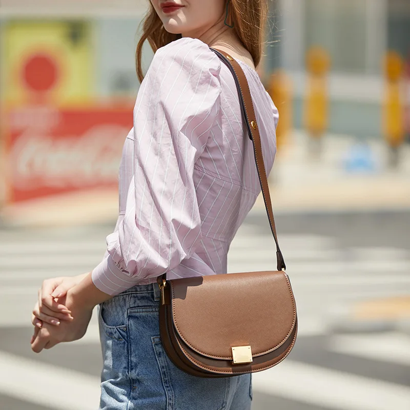 

2021 New Fashion Leather Handbags Horseshoe Buckle Retro Cowhide Wide Shoulder Strap Saddle Bag Shoulder Diagonal Semicircle Bag