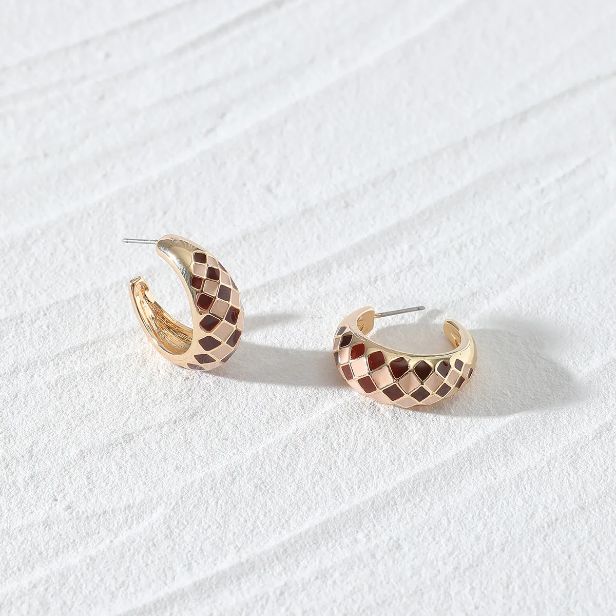 Autumn Winter Ear Jewelry Geometric Shape Checkerboard Grid Earring New Arrival Brown Enamel Hoops Earrings
Autumn Winter Ear Jewelry Geometric Shape Checkerboard Grid Earring New Arrival Brown Enamel Hoops Earrings