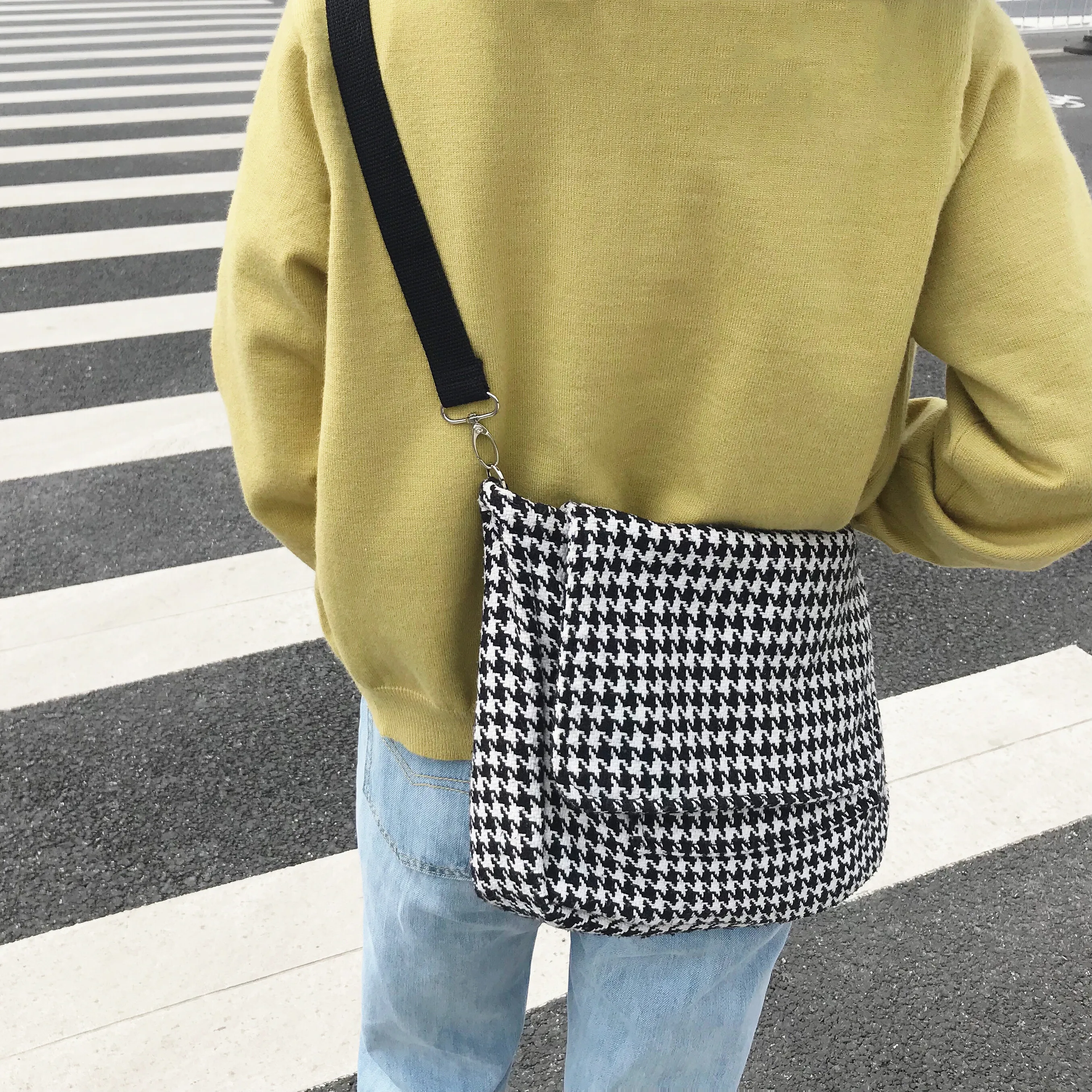 Women's Canvas Shoulder Bags Houndstooth Printing Soft Handbag Casual Bags Shopping Ladies Shopper Tote Crossbody Messenger Bag
Women's Canvas Shoulder Bags Houndstooth Printing Soft Handbag Casual Bags Shopping Ladies Shopper Tote Crossbody Messenger Bag