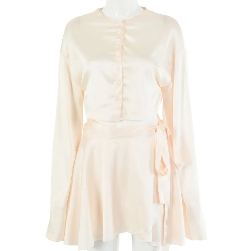 Casual Satin Two-piece Dress Set Ladies White O-neck Button Top Bandage Mini Pencil Skirt Costume Fashion Party Set 2021 New
Casual Satin Two-piece Dress Set Ladies White O-neck Button Top Bandage Mini Pencil Skirt Costume Fashion Party Set 2021 New