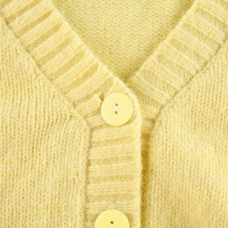 Autumn new women's casual V-neck solid color short sweater
Autumn new women's casual V-neck solid color short sweater