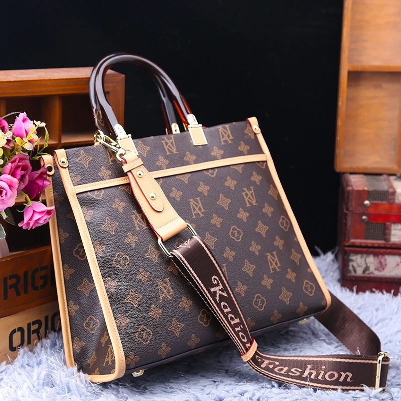 Genuine Leather Women Totes 2021 New Fashion Classical Printing Handbags Ladies Fashionel Purses and Handbags Louie Vuiton Cc
Genuine Leather Women Totes 2021 New Fashion Classical Printing Handbags Ladies Fashionel Purses and Handbags Louie Vuiton Cc