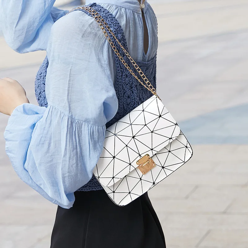 Mini Geometric Clutch Purses And Handbags Chain PU Leather Crossbody Bags Women Casual Shoulder Messenger Bags Small Square Bags
Mini Geometric Clutch Purses And Handbags Chain PU Leather Crossbody Bags Women Casual Shoulder Messenger Bags Small Square Bags