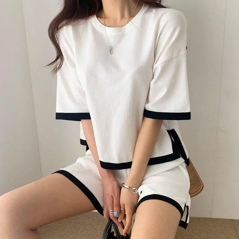 Casual Knitted Women's Shorts + O-neck Short Sleeve Tops Patchwork Summer T Shirt New Women's Tracksuit Loose Shorts Sets
Casual Knitted Women's Shorts + O-neck Short Sleeve Tops Patchwork Summer T Shirt New Women's Tracksuit Loose Shorts Sets