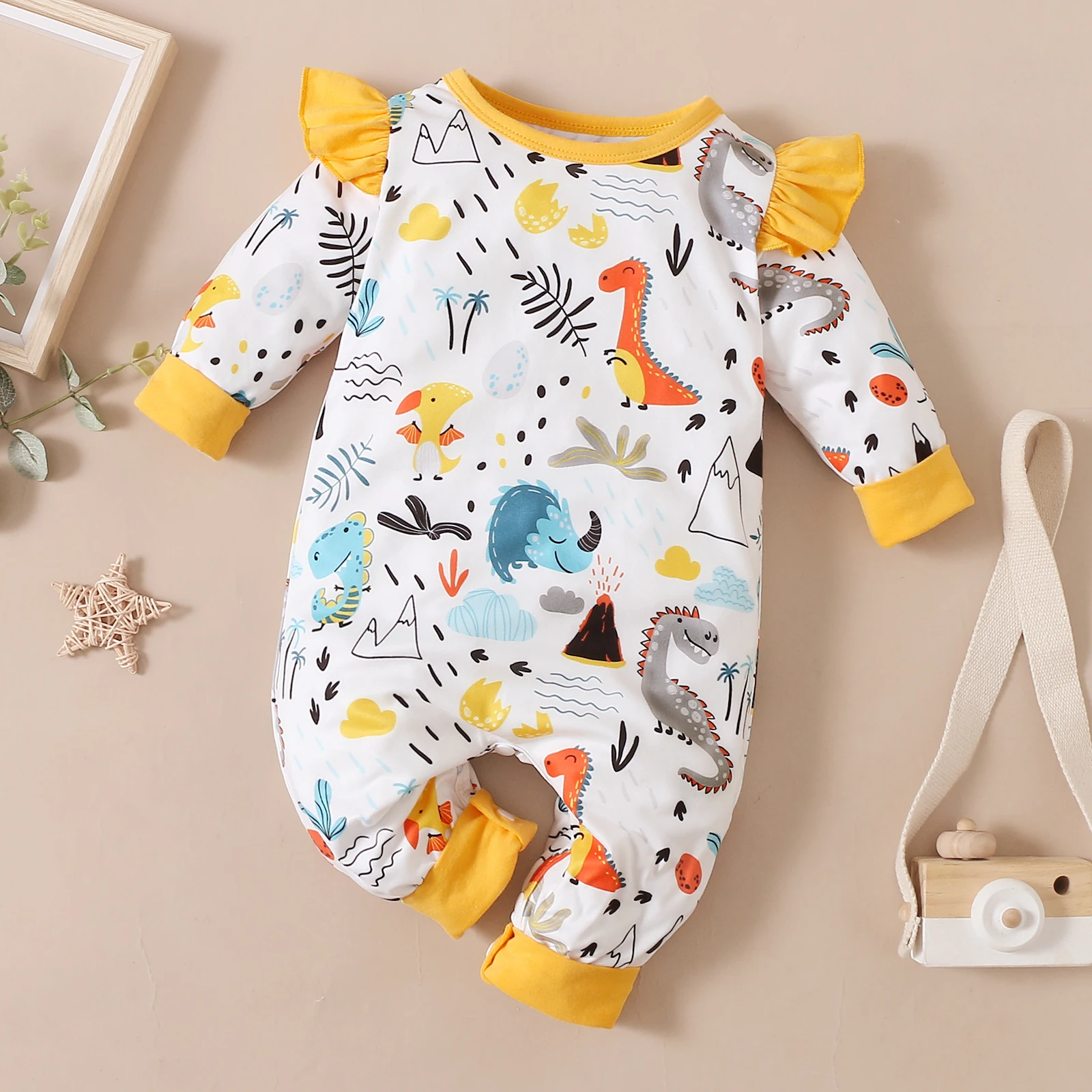 Детский комбинезон с длинным рукавом, с оборками
Детский комбинезон с длинным рукавом, с оборками