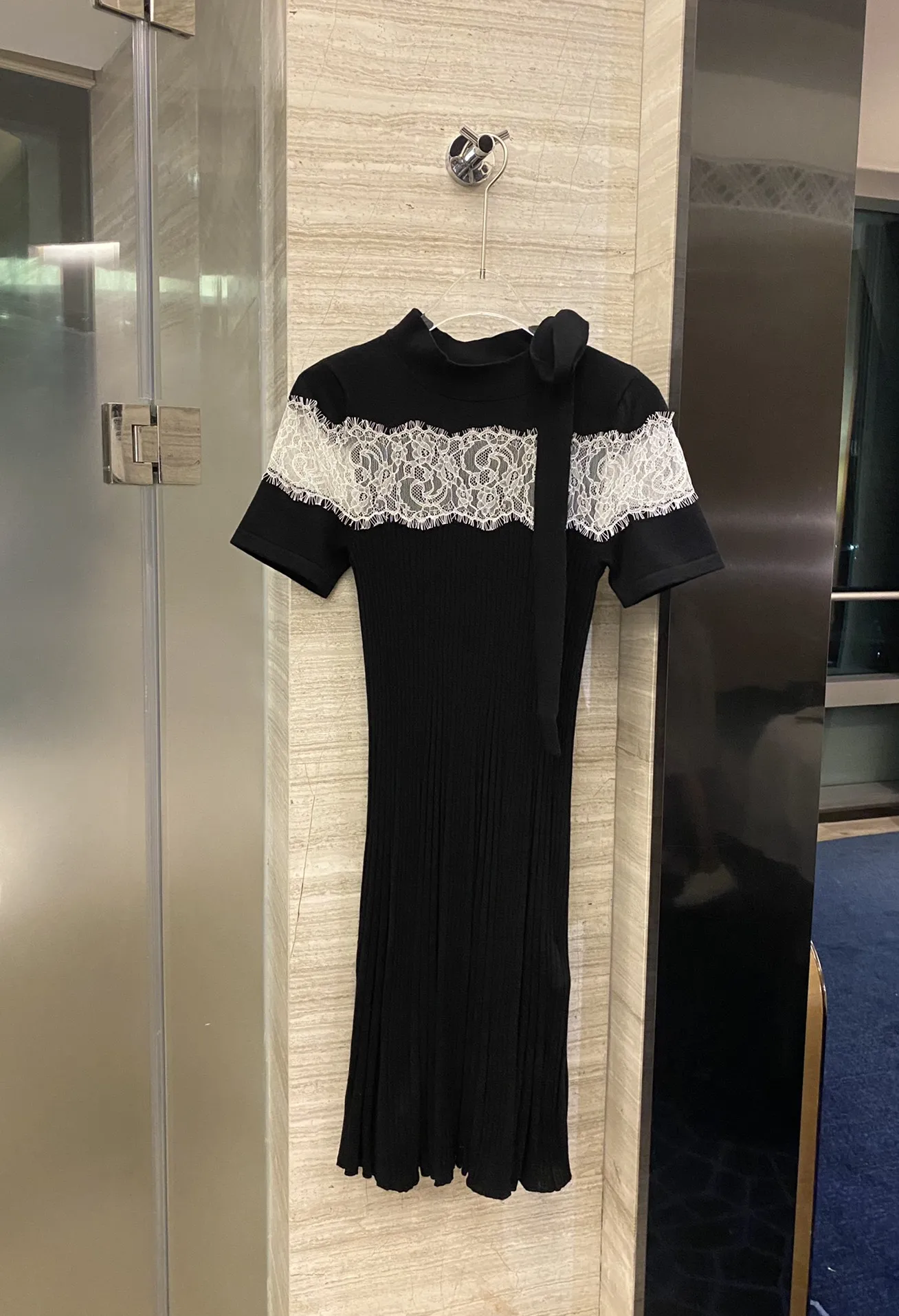 2021 new women fashion short-sleeved stand-up collar bow stitching lace knitted dress 0524
2021 new women fashion short-sleeved stand-up collar bow stitching lace knitted dress 0524
