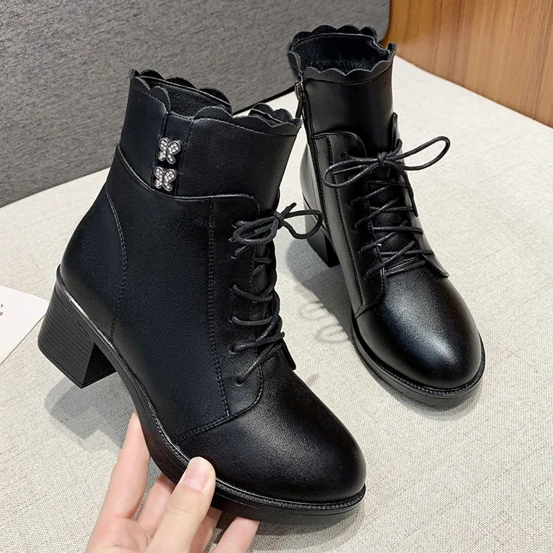 European Women's Boots Fall/winter 2021 New Fashion Casual Thick Heel High Heel Fashion Round Head Martin Boots Trend Short Boot
European Women's Boots Fall/winter 2021 New Fashion Casual Thick Heel High Heel Fashion Round Head Martin Boots Trend Short Boot