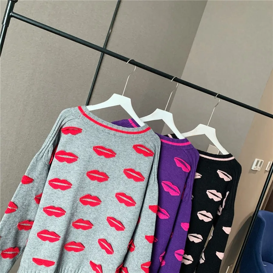Juice Snow 2021 Oversized Knitted Kiss Lips Cardigan Women Lazy Wind Handmade Three-Dimensional Long Sleeve Tops V-Neck Sweater
Juice Snow 2021 Oversized Knitted Kiss Lips Cardigan Women Lazy Wind Handmade Three-Dimensional Long Sleeve Tops V-Neck Sweater