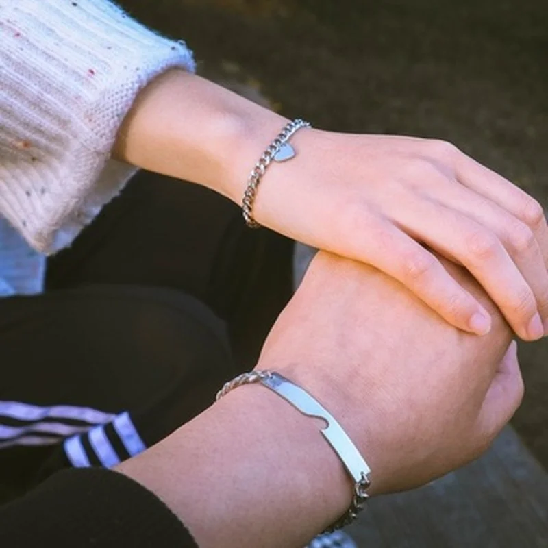 Fashion Titanium Steel Cuban Heart Shaped Couple Bracelet Stainless Steel Jewelry For Women Men Bracelet Kpop
Fashion Titanium Steel Cuban Heart Shaped Couple Bracelet Stainless Steel Jewelry For Women Men Bracelet Kpop