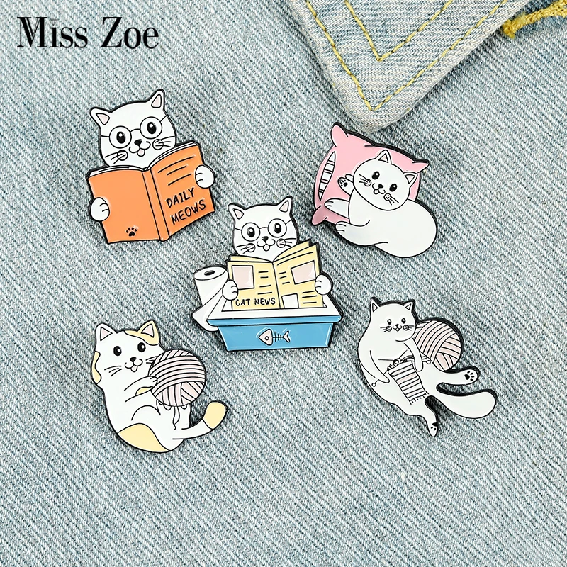 Cat's Daily Enamel Pin Custom Cat Kitten Knitting Reading Playing Pillow Brooches Bag Lapel Pin Animal Badge Cute Jewelry Gift
Cat's Daily Enamel Pin Custom Cat Kitten Knitting Reading Playing Pillow Brooches Bag Lapel Pin Animal Badge Cute Jewelry Gift