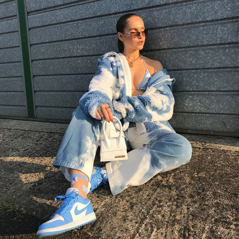 Blue Tie Dye Print Vintage Lamb Fur Pockets Teddy Faux Fur Zipper Thick Jackets Oversized Coat Women Autumn Winter sweatshirt
Blue Tie Dye Print Vintage Lamb Fur Pockets Teddy Faux Fur Zipper Thick Jackets Oversized Coat Women Autumn Winter sweatshirt