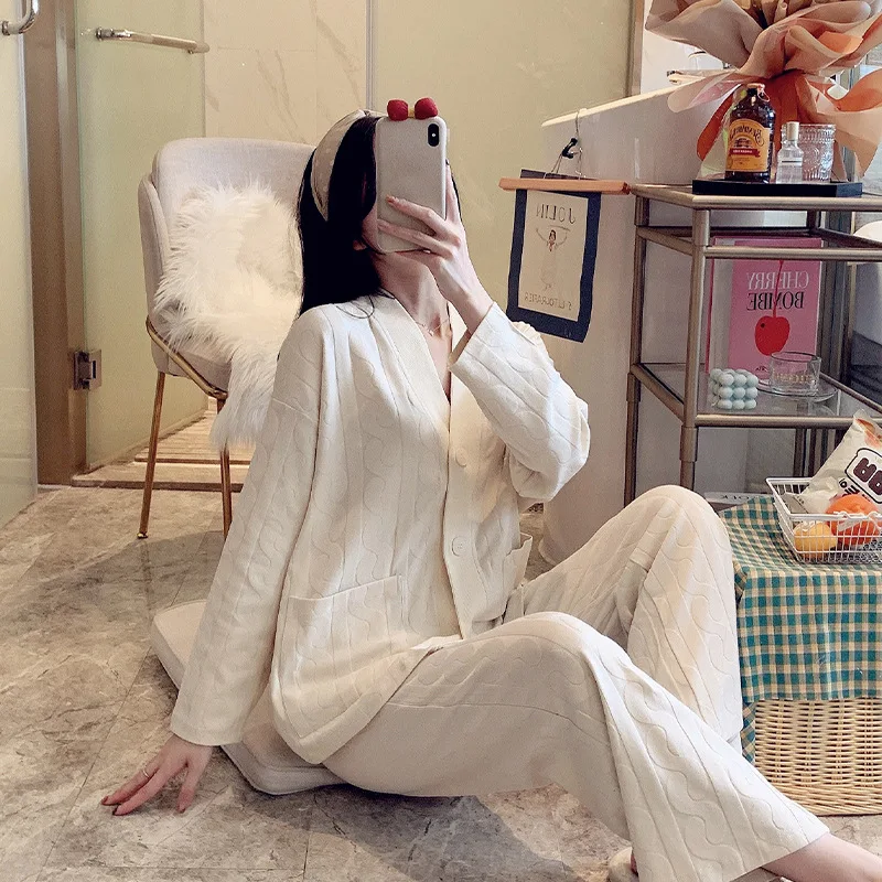 New Spring And Autumn Cotton Long-sleeved Pajamas Sexy Long-sleeved Underwear Home Service Women's Two-piece Pajamas
New Spring And Autumn Cotton Long-sleeved Pajamas Sexy Long-sleeved Underwear Home Service Women's Two-piece Pajamas