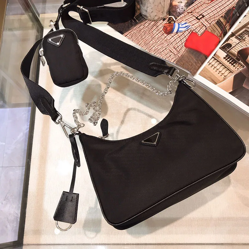 Famous Women Underarm Bag luxury Designer brand Vintage Nylon Chain Crossbody Causal Handbags Women Bags Messenger Shoulder Bag 
Famous Women Underarm Bag luxury Designer brand Vintage Nylon Chain Crossbody Causal Handbags Women Bags Messenger Shoulder Bag