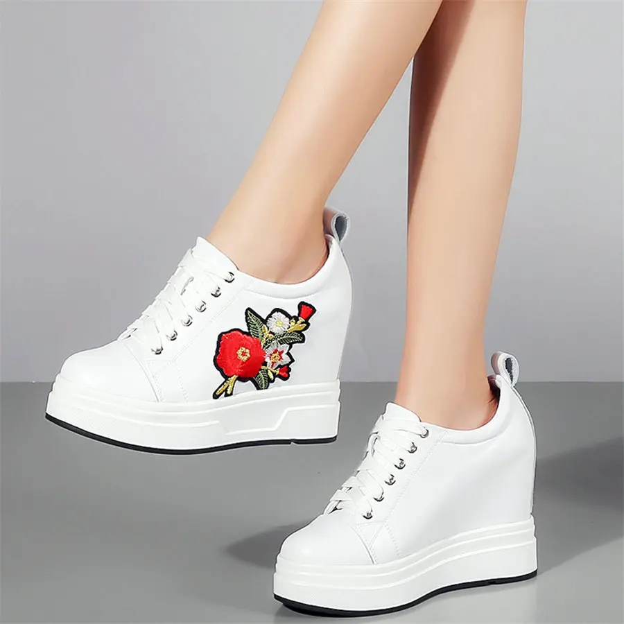 Fashion Sneakers Women Lace Up Genuine Leather Wedges High Heel Vulcanized Shoes Female Round Toe Platform Pumps Casual Shoes
Fashion Sneakers Women Lace Up Genuine Leather Wedges High Heel Vulcanized Shoes Female Round Toe Platform Pumps Casual Shoes