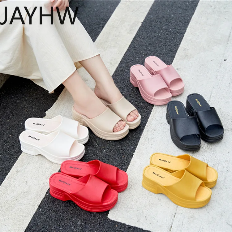 Thick-soled Slippers Women 2022 New Outer Wear Fashion Slope Heel Sandals and Slippers Beach Shoes Shoes for Women 
Thick-soled Slippers Women 2022 New Outer Wear Fashion Slope Heel Sandals and Slippers Beach Shoes Shoes for Women