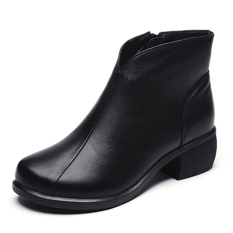2020 new winter thick heel medium heel leather fashion boots top layer leather warm leather women's short boots
2020 new winter thick heel medium heel leather fashion boots top layer leather warm leather women's short boots