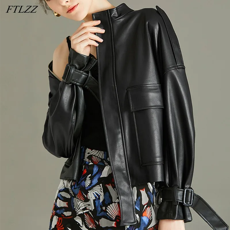 FTLZZ New Autumn Women Black Short Pu Faux Soft Leather Jacket Casual Female Motorcycle Biker Zipper Pocket Loose Coat Outwear
FTLZZ New Autumn Women Black Short Pu Faux Soft Leather Jacket Casual Female Motorcycle Biker Zipper Pocket Loose Coat Outwear