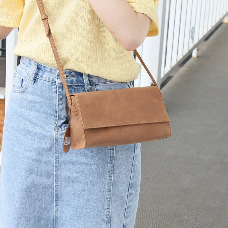 New first layer of cowhide one shoulder cross-body bag British retro trend cross-body bag
New first layer of cowhide one shoulder cross-body bag British retro trend cross-body bag