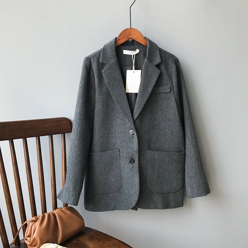 Vintage Loose Female Single-breasted Blazers 2021 Autumn Winter Thick Jackets Women Striped Pockets Women Suit Jacket
Vintage Loose Female Single-breasted Blazers 2021 Autumn Winter Thick Jackets Women Striped Pockets Women Suit Jacket