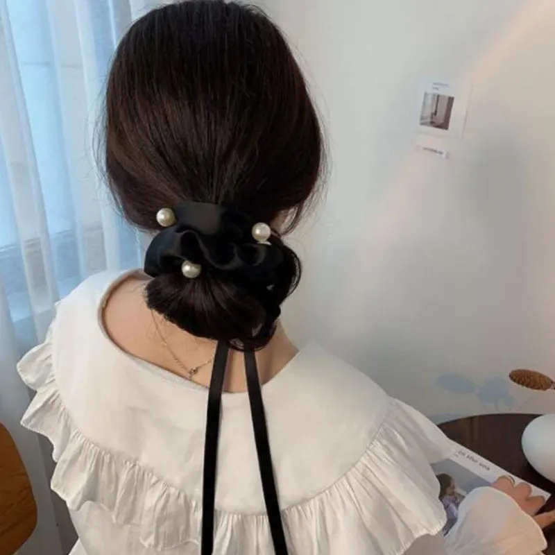 Fashion Vintage Black Ribbon Bowknot Imitation Pearl Scrunchie for Women Elastic Hair Bands Headwear Female Hair Accessories
Fashion Vintage Black Ribbon Bowknot Imitation Pearl Scrunchie for Women Elastic Hair Bands Headwear Female Hair Accessories