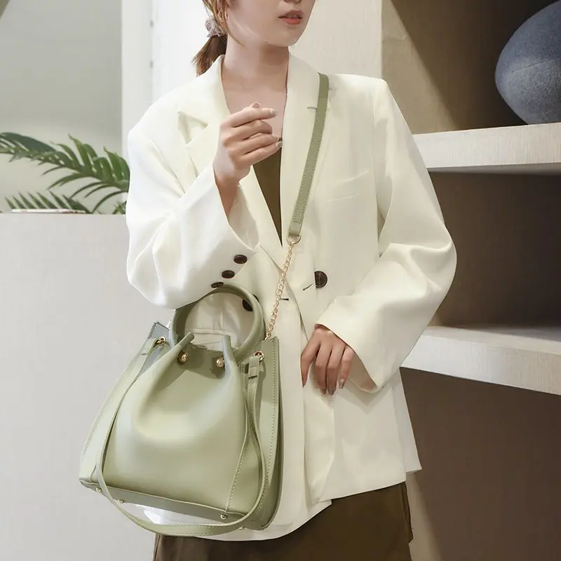 Designer Handbags High Quality Fashion Small Tote Bag Ladies PU Leather Shopping Crossbody Bags for Women Casual Shoulder Bags
Designer Handbags High Quality Fashion Small Tote Bag Ladies PU Leather Shopping Crossbody Bags for Women Casual Shoulder Bags