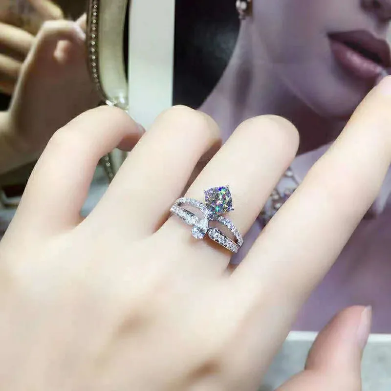 Luxury Crown Finger Ring Dazzling Square Zircon Double Layer Rings Women's Promise Wedding Engagement Silvery Jewelry New Style
Luxury Crown Finger Ring Dazzling Square Zircon Double Layer Rings Women's Promise Wedding Engagement Silvery Jewelry New Style