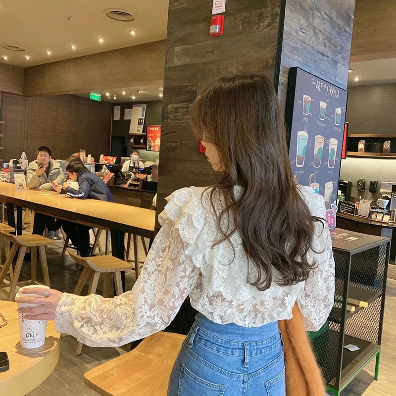 2021 Spring Fall Beaded Doll Collar Lace Women Shirt New Korean Style Western Fairy Blouses Ladies Fashion Sweet Buttoned Top
2021 Spring Fall Beaded Doll Collar Lace Women Shirt New Korean Style Western Fairy Blouses Ladies Fashion Sweet Buttoned Top