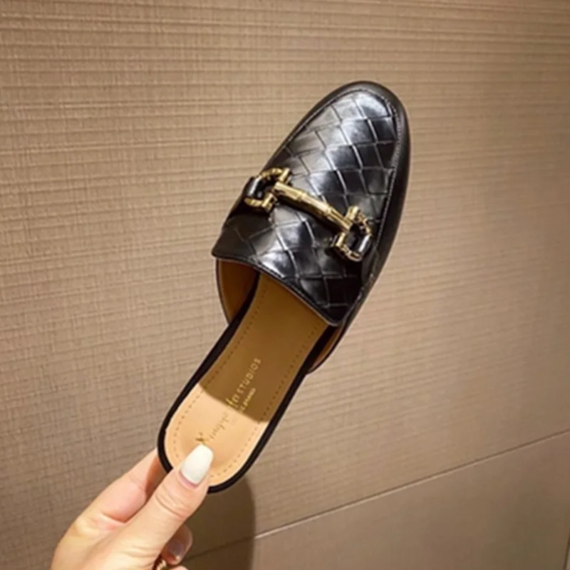 2021 Summer Women's Slippers New Wild Pointed Baotou Half Drag Mid-heel Slippers Fashion Metal Decorative Sandals
2021 Summer Women's Slippers New Wild Pointed Baotou Half Drag Mid-heel Slippers Fashion Metal Decorative Sandals