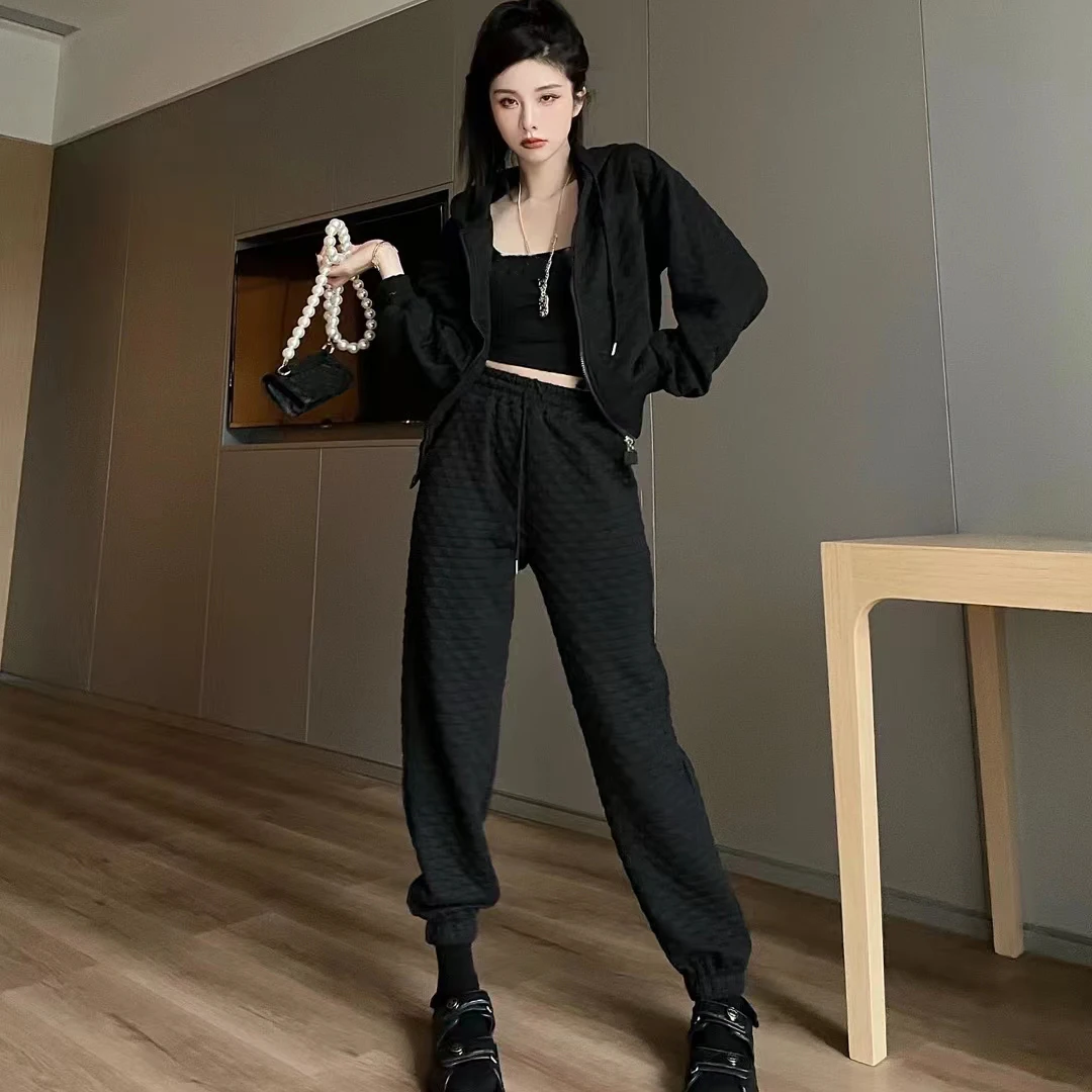 Новинка Осень 2021, высококачественный роскошный брендовый топ с круглым вырезом и длинными рукавами и брюки на шнуровке с эластичным поясом,...
Новинка Осень 2021, высококачественный роскошный брендовый топ с круглым вырезом и длинными рукавами и брюки на шнуровке с эластичным поясом,...