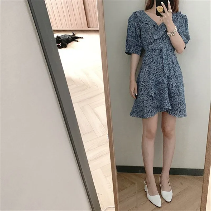 One Piece Woman Chiffon Ruffle Dress New 2021 Summer Puff Sleeve Loose Casual Floral Mini Dress Vintage Sexy V-Neck Kawaii Dress
One Piece Woman Chiffon Ruffle Dress New 2021 Summer Puff Sleeve Loose Casual Floral Mini Dress Vintage Sexy V-Neck Kawaii Dress
