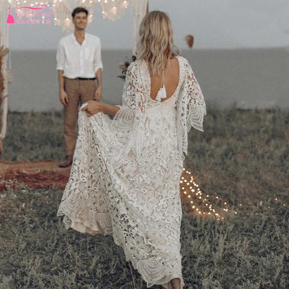 Flare Sleeve Unique Lace Wedding Dresses Boho GYPSY V-Neck Bridal Gowns A Line Fashion Robe de soriee Chic ZW335
Flare Sleeve Unique Lace Wedding Dresses Boho GYPSY V-Neck Bridal Gowns A Line Fashion Robe de soriee Chic ZW335