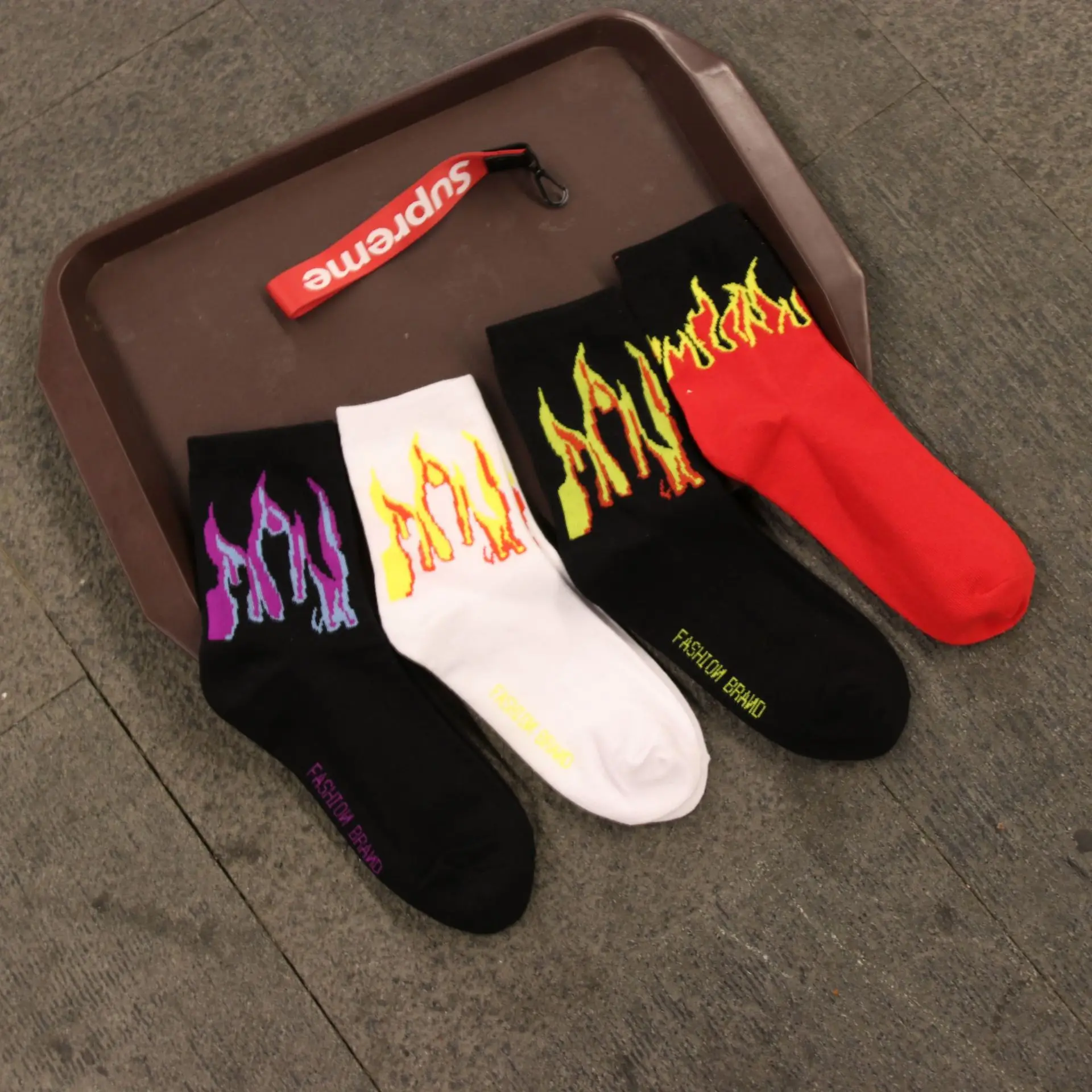 Tide Brand Fire Socks Spring and summer students Europe and the United States personality Harajuku skateboard street dance socks
Tide Brand Fire Socks Spring and summer students Europe and the United States personality Harajuku skateboard street dance socks