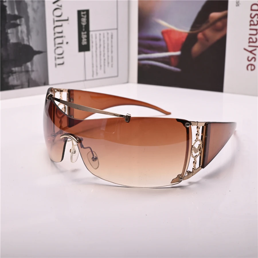 brand Women Sunglasses Fashion Sun Glasses for Female One-piece Lens Anti Reflection Steampunk Driving Male
brand Women Sunglasses Fashion Sun Glasses for Female One-piece Lens Anti Reflection Steampunk Driving Male