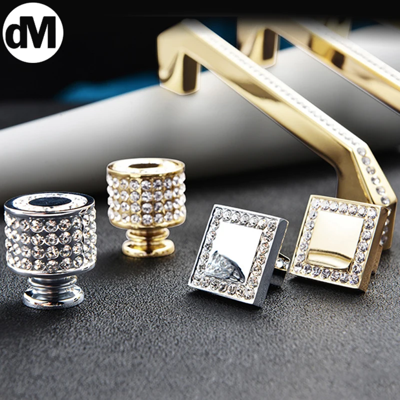 DM 2pcs/Set Super High-End European Door Handle Cabinet Pulls Chrome & K-Gold Color Cupboard Handles Windows Gate Knob Kitchen
DM 2pcs/Set Super High-End European Door Handle Cabinet Pulls Chrome & K-Gold Color Cupboard Handles Windows Gate Knob Kitchen