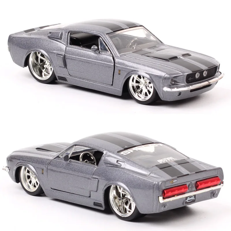 Модель автомобиля Jada Classic 1/32, Форд Шелби, Мустанг GT500, литая под давлением
Модель автомобиля Jada Classic 1/32, Форд Шелби, Мустанг GT500, литая под давлением