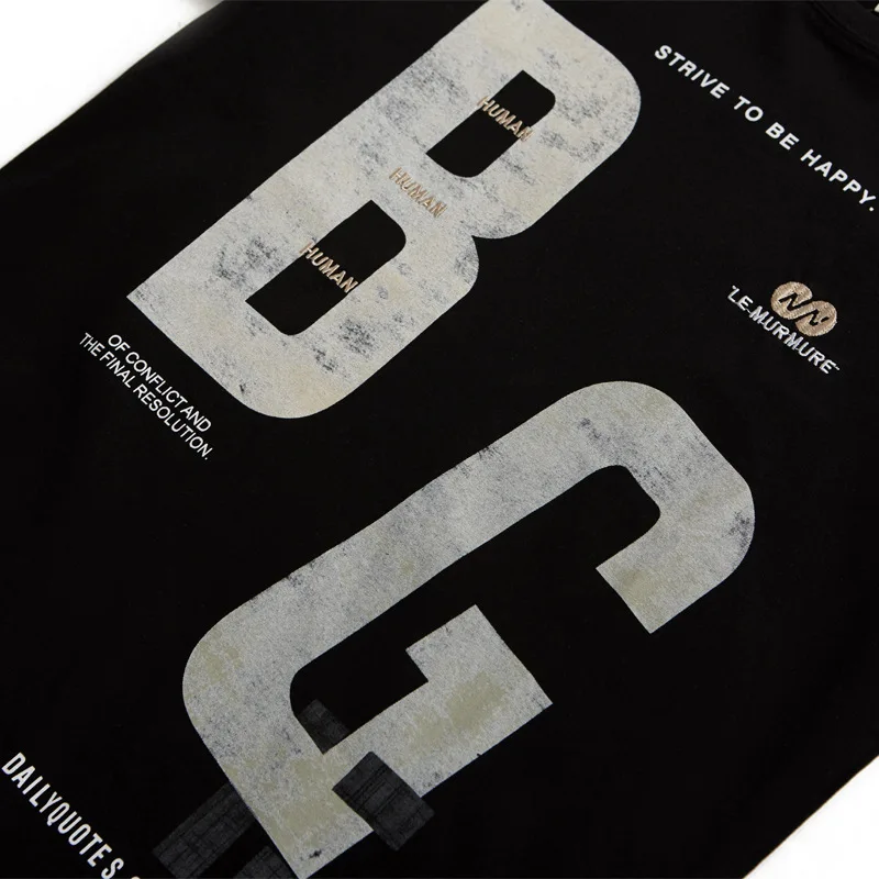 The new summer popular logo creative letter embroidered men's casual sleeve T-shirt men
The new summer popular logo creative letter embroidered men's casual sleeve T-shirt men