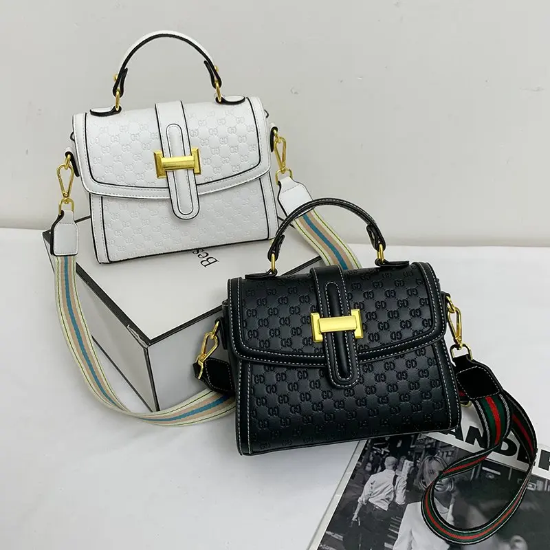 Pattern Square Tote Bag 2021 Fashion New High Quality PU Leather Women's Designer Handbag Chain Shoulder Messenger Bag
Pattern Square Tote Bag 2021 Fashion New High Quality PU Leather Women's Designer Handbag Chain Shoulder Messenger Bag