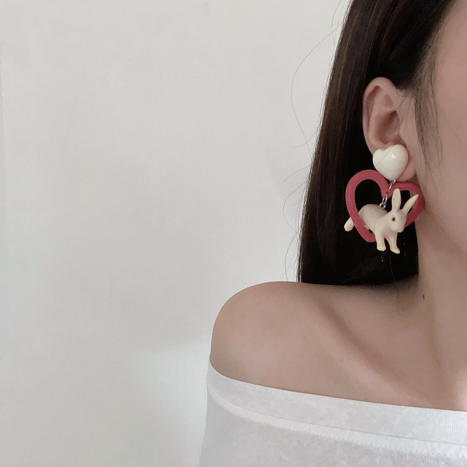 New Flocking Heart Acrylic Resin Rabbit Drop Earrings For Women Fashion Lovely Animal Earrings Party Jewelry
New Flocking Heart Acrylic Resin Rabbit Drop Earrings For Women Fashion Lovely Animal Earrings Party Jewelry