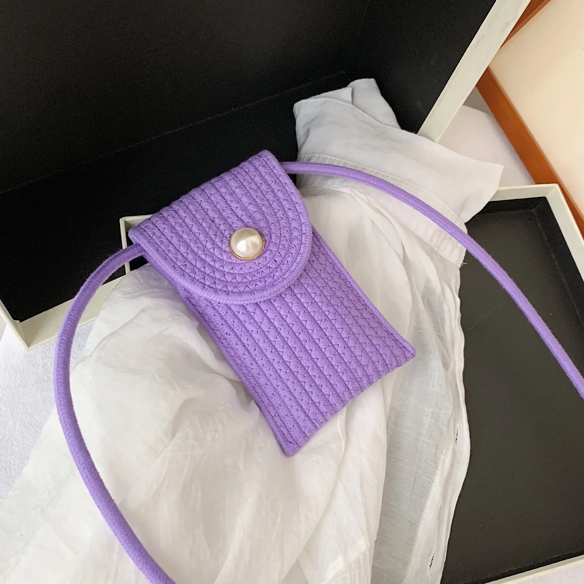 2021 New summer weaving pearl small mobile phone bag girl personality mini mobile phone straw bag one shoulder slant bag
2021 New summer weaving pearl small mobile phone bag girl personality mini mobile phone straw bag one shoulder slant bag