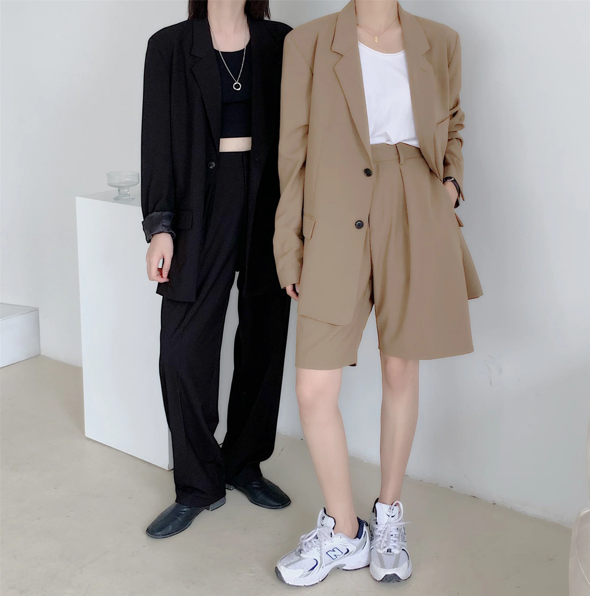 Spring and Summer Loose Women's Office Broek Grab Casual Blazer Wipe Broek Secondary Sets Short Sets Women's Set
Spring and Summer Loose Women's Office Broek Grab Casual Blazer Wipe Broek Secondary Sets Short Sets Women's Set
