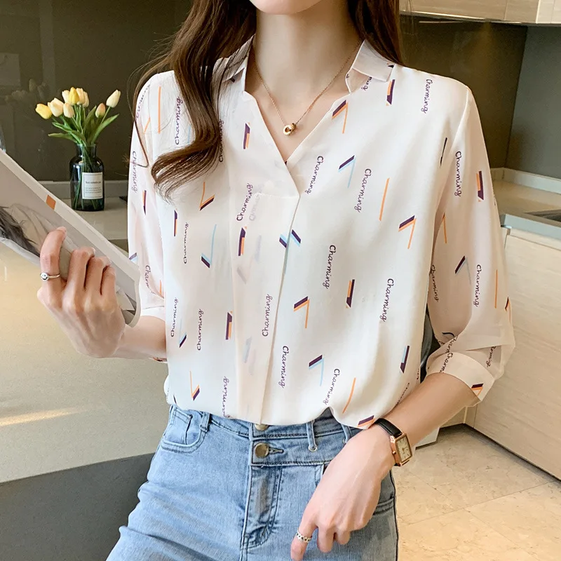 Printed Chiffon Shirt Women Short-Sleeved 2021 Summer New Design Sense Fashion Shirt Professional Temperament V-Neck Top
Printed Chiffon Shirt Women Short-Sleeved 2021 Summer New Design Sense Fashion Shirt Professional Temperament V-Neck Top