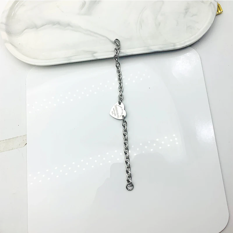 Heart Bracelets for Women's Heart Pendant Stainless Steel Chain Fashion Round Bracelet on Hand Couple Bracelet Fashion Jewelry
Heart Bracelets for Women's Heart Pendant Stainless Steel Chain Fashion Round Bracelet on Hand Couple Bracelet Fashion Jewelry