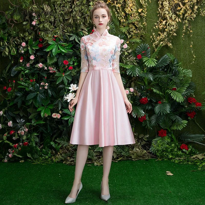 Pink Embroidery Lace Cheongsam Modern Chinoise Bridesmaid Gown Qi Pao Women Chinese Evening Dress Qipao Promotion Sister Skirt
Pink Embroidery Lace Cheongsam Modern Chinoise Bridesmaid Gown Qi Pao Women Chinese Evening Dress Qipao Promotion Sister Skirt
