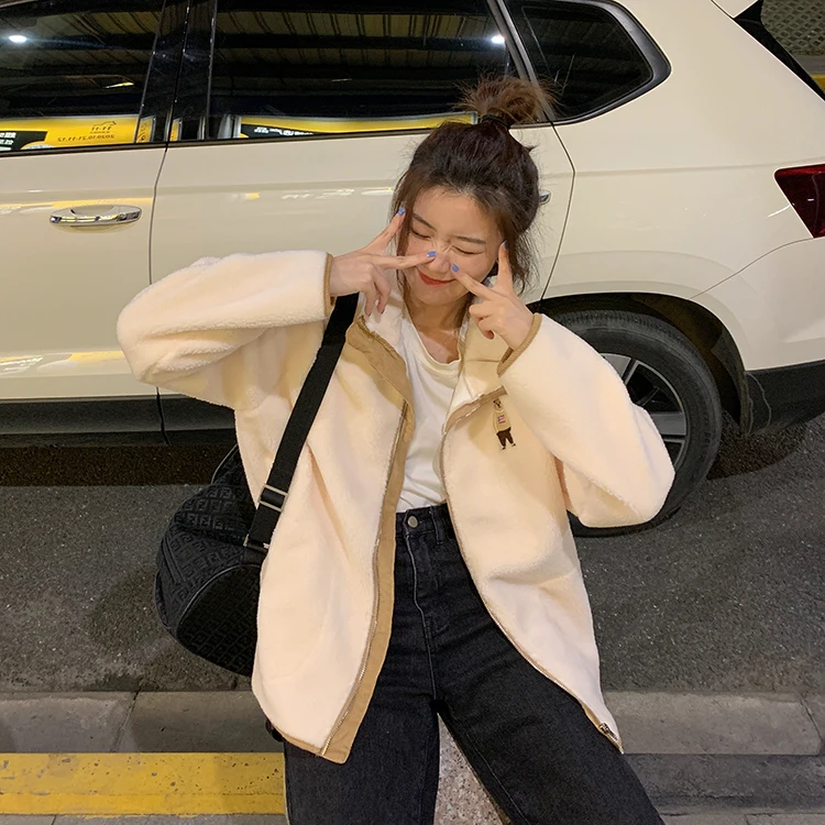 Jacket bear embroidery Female lamb fur thick Coat womens2 colors 2021 Korean Style Women Winter turtleneck warm Coats
Jacket bear embroidery Female lamb fur thick Coat womens2 colors 2021 Korean Style Women Winter turtleneck warm Coats