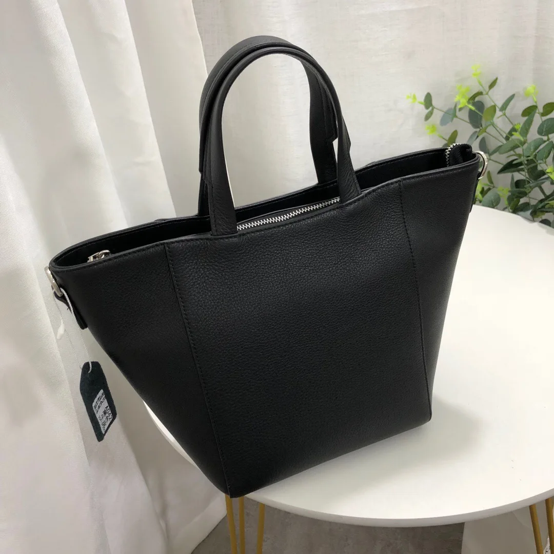 free shipping 2020 the new style fashion casual genuine cow leather women handbag one shoulder bag crossbody bag35 cm5 color 
free shipping 2020 the new style fashion casual genuine cow leather women handbag one shoulder bag crossbody bag35 cm5 color