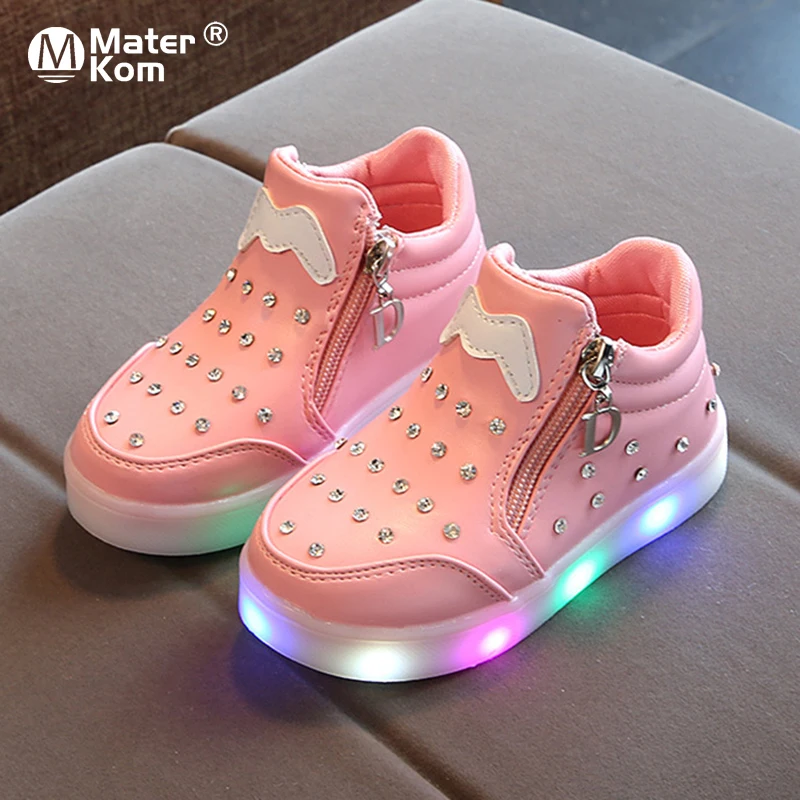 Size 21-30 Luminous Led Shoes for Kids Girls Pink Princess Children Sneakers with Lights Glowing Toddler Shoes for Little Baby
Size 21-30 Luminous Led Shoes for Kids Girls Pink Princess Children Sneakers with Lights Glowing Toddler Shoes for Little Baby