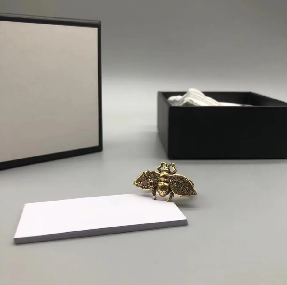 S925 sterling silver women's bee ring European and American retro style luxury trend original 1:1 holiday gift
S925 sterling silver women's bee ring European and American retro style luxury trend original 1:1 holiday gift